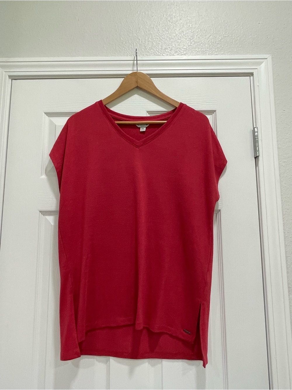ORVIS Women’s V-Neck Red Top